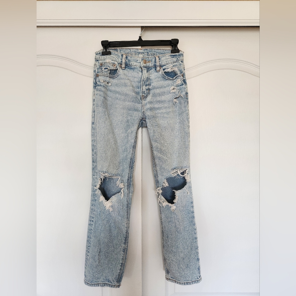 American Eagle Outfitters Super High Rise Relaxed Fit Straight Leg Jean